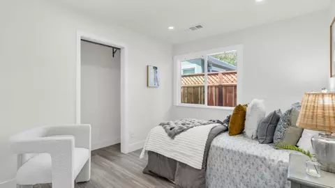 Bedroom - 186 Fair Oaks St, Mountain View, CA 94040 photo 4 of 6