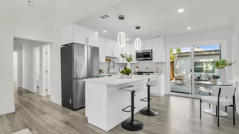 Kitchen - 186 Fair Oaks St, Mountain View, CA 94040 photo 2 of 3