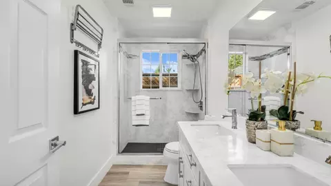 Bath - 186 Fair Oaks St, Mountain View, CA 94040 photo 3 of 3