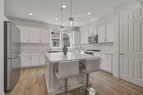 Kitchen - 6389 Laguna Seca Ln, Gilroy, CA 95020 photo 2 of 3
