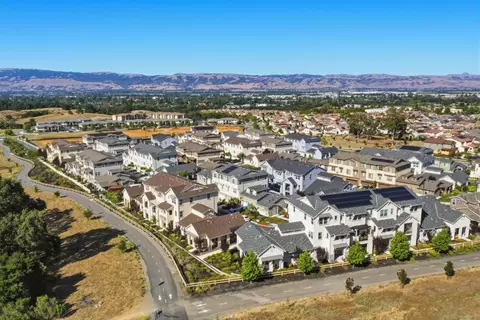 View/Area - 6389 Laguna Seca Ln, Gilroy, CA 95020 photo 2 of 4