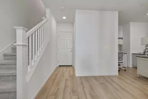 Entry Way - 6389 Laguna Seca Ln, Gilroy, CA 95020 photo 2 of 6