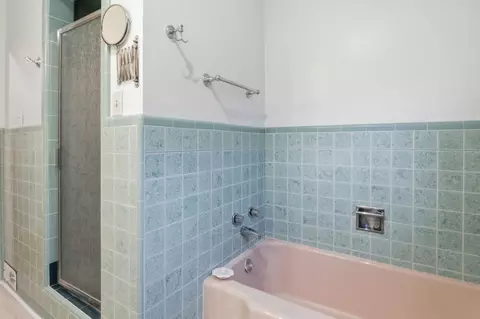 Bath - 119 San Juan Dr, Salinas, CA 93901 photo 3 of 5