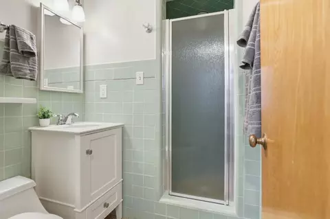 Bath - 119 San Juan Dr, Salinas, CA 93901 photo 5 of 5