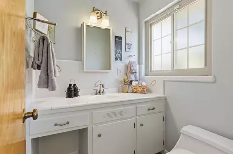 Bath - 119 San Juan Dr, Salinas, CA 93901 photo 4 of 5