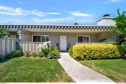 15 Los Altos Sq 15, Los Altos, CA 94022