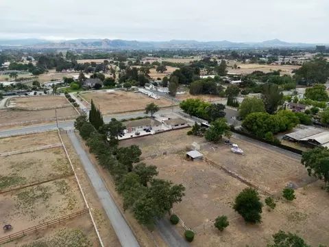 View/Area - 10740 New Ave, Gilroy, CA 95020 photo 4 of 5