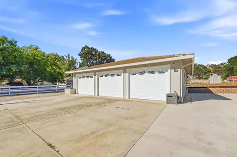 Exterior - 10740 New Ave, Gilroy, CA 95020 photo 11 of 12