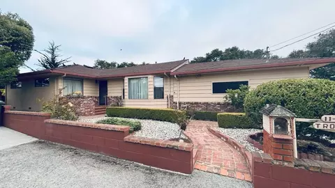 11 Ivy St, Monterey, CA 93940