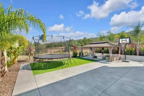 Exterior - 7040 Vintner Ct, Gilroy, CA 95020 photo 5 of 10
