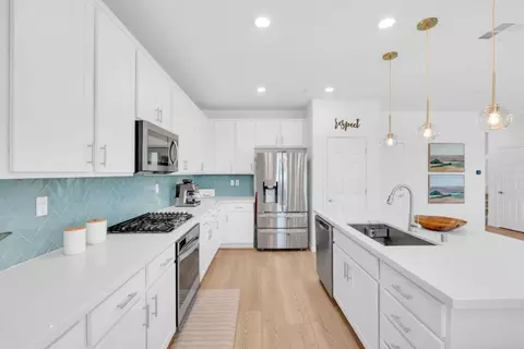 Kitchen - 7040 Vintner Ct, Gilroy, CA 95020 photo 2 of 5