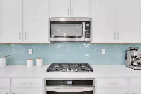 Kitchen - 7040 Vintner Ct, Gilroy, CA 95020 photo 3 of 5