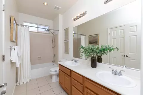 Bath - 4120 Peninsula Point Dr, Seaside, CA 93955 photo 3 of 3