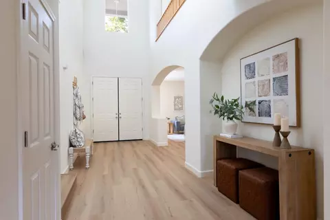 Entry Way - 4120 Peninsula Point Dr, Seaside, CA 93955 photo 2 of 4