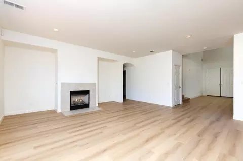 Living - 4120 Peninsula Point Dr, Seaside, CA 93955 photo 9 of 10
