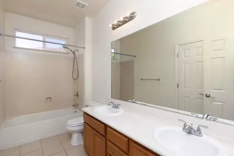 Bath - 4120 Peninsula Point Dr, Seaside, CA 93955 photo 4 of 4