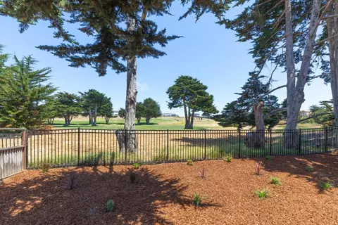 Exterior - 4120 Peninsula Point Dr, Seaside, CA 93955 photo 4 of 7