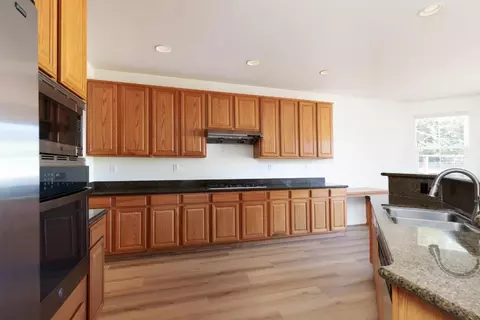 Kitchen - 4120 Peninsula Point Dr, Seaside, CA 93955 photo 2 of 2