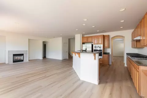 Living - 4120 Peninsula Point Dr, Seaside, CA 93955 photo 5 of 10
