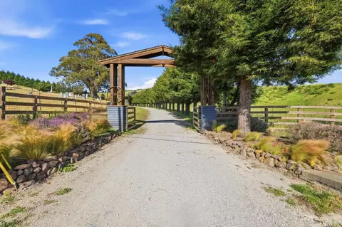 560 Stage Rd, Pescadero, CA 94060