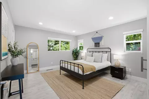 Bedroom - 982 Wright Ave 3, Mountain View, CA 94043 photo 1 of 8