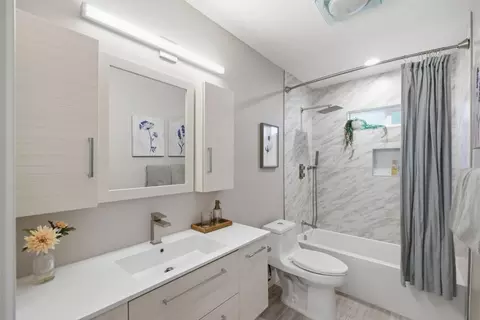 Bath - 982 Wright Ave 3, Mountain View, CA 94043 photo 3 of 3