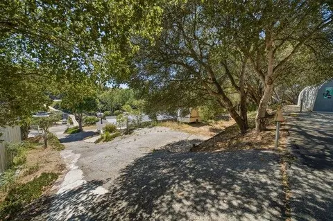 Exterior - 741 Echo Valley Rd, Salinas, CA 93907 photo 12 of 15