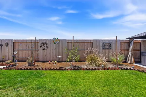 Exterior - 2249 Enchantment Dr, Manteca, CA 95337 photo 11 of 23