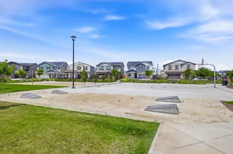 Exterior - 2249 Enchantment Dr, Manteca, CA 95337 photo 20 of 23