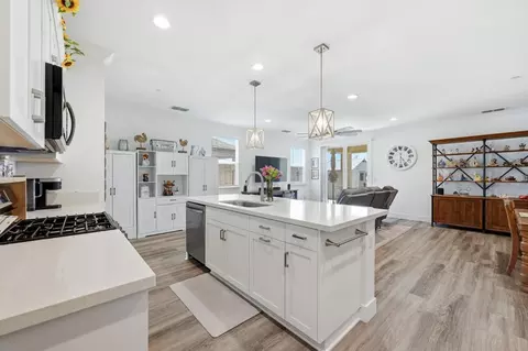 Kitchen - 2249 Enchantment Dr, Manteca, CA 95337 photo 3 of 6