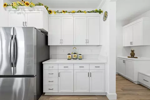 Kitchen - 2249 Enchantment Dr, Manteca, CA 95337 photo 4 of 6