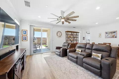 Entry Way - 2249 Enchantment Dr, Manteca, CA 95337 photo 6 of 12