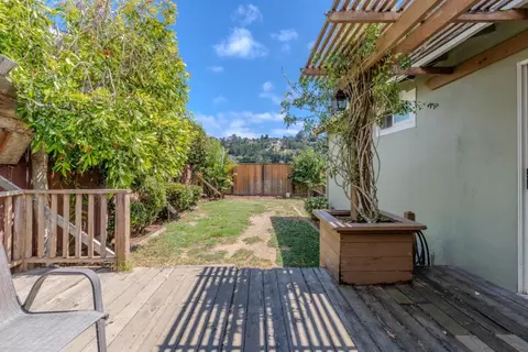 Exterior - 1195 Palou Dr, Pacifica, CA 94044 photo 4 of 10