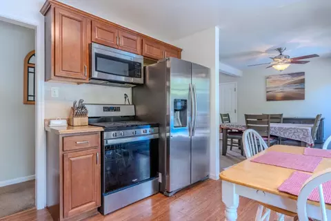 Kitchen - 1195 Palou Dr, Pacifica, CA 94044 photo 4 of 4