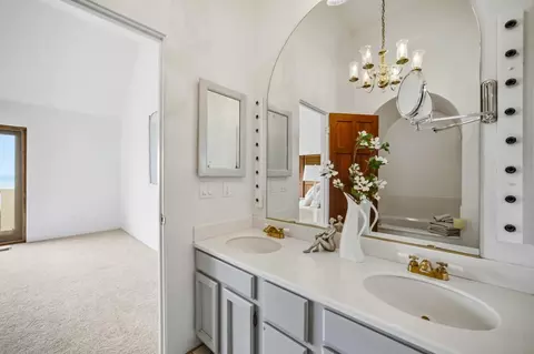 Bath - 23 Mentone Rd, Carmel, CA 93923 photo 2 of 3