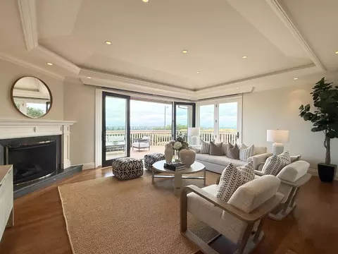 22 Susan Gale Ct, Menlo Park, CA 94025