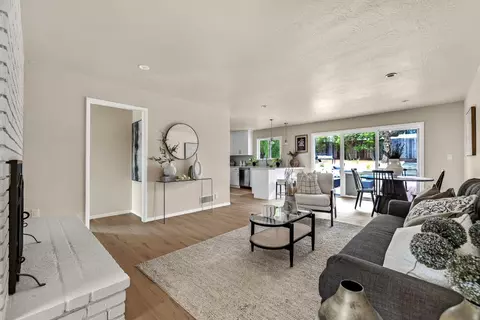 Living - 5 Bertocchi Ln, Millbrae, CA 94030 photo 2 of 3