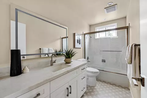 Bath - 5 Bertocchi Ln, Millbrae, CA 94030 photo 2 of 2