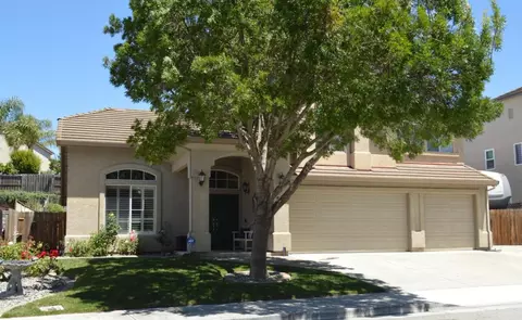 1121 Cypress St, Hollister, CA 95023