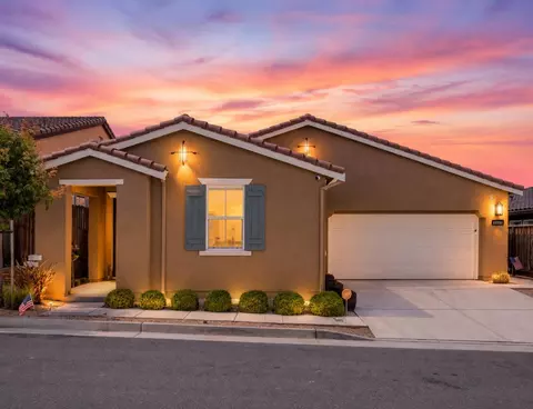 1151 Garcia Gln, Hollister, CA 95023