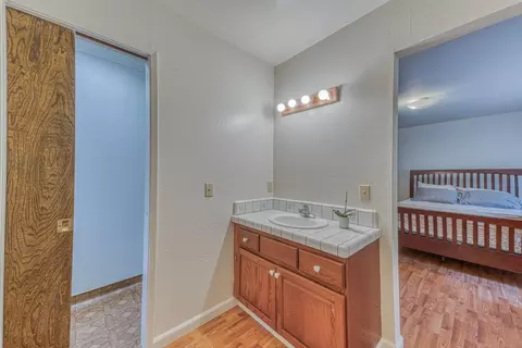 Bath - 17742 Berta Canyon Rd, Salinas, CA 93907 photo 1 of 3