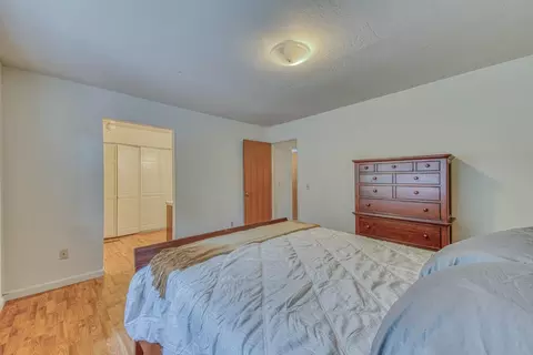Bedroom - 17742 Berta Canyon Rd, Salinas, CA 93907 photo 3 of 8