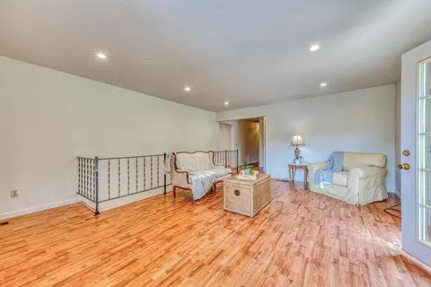 Living - 17742 Berta Canyon Rd, Salinas, CA 93907 photo 2 of 5