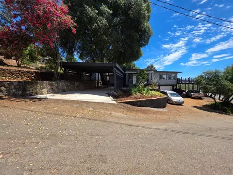 20 Mary St, Glenhaven, CA 95443