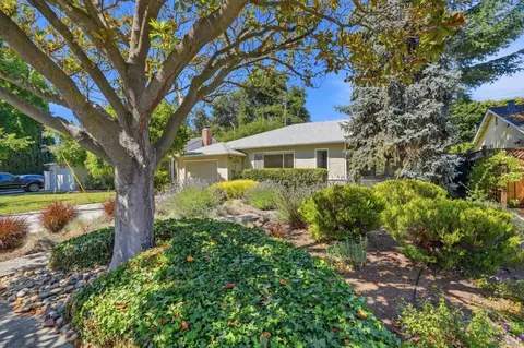 570 Kenwood Dr, Menlo Park, CA 94025