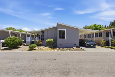 353 Millpond Dr 353, San Jose, CA 95125