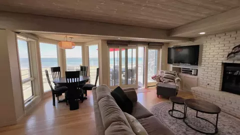 Living - 339 Beach Dr, Aptos, CA 95003 photo 3 of 5