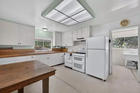 Kitchen - 82 Doering Ln, Watsonville, CA 95076 photo 1 of 4