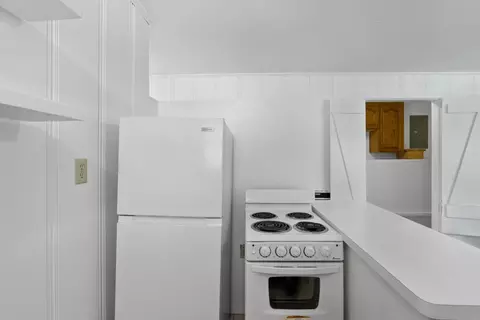 Kitchen - 525 Riverview Dr, Capitola, CA 95010 photo 6 of 7
