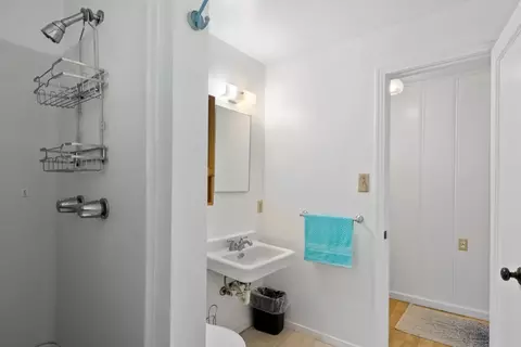 Bath - 525 Riverview Dr, Capitola, CA 95010 photo 2 of 2